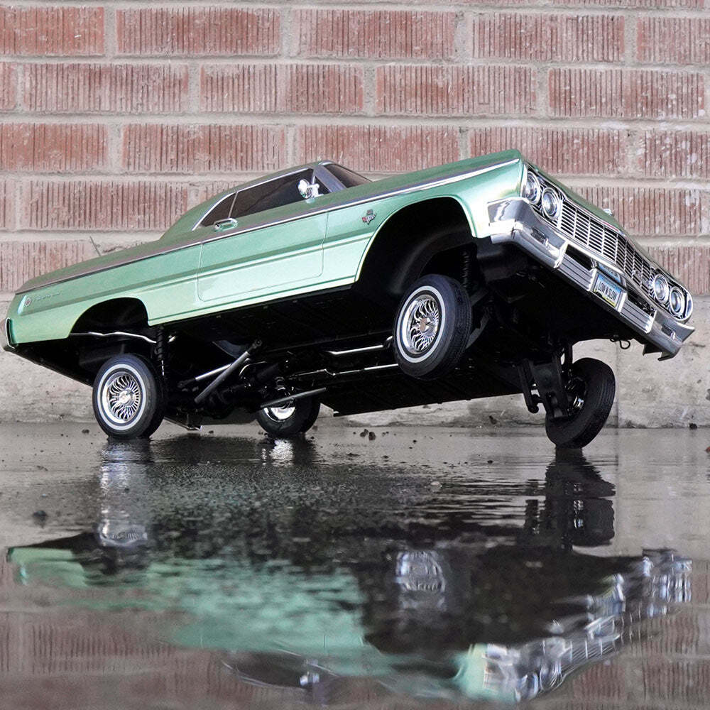 1964 Chevrolet Impala SS Fully functional 1:10 scale