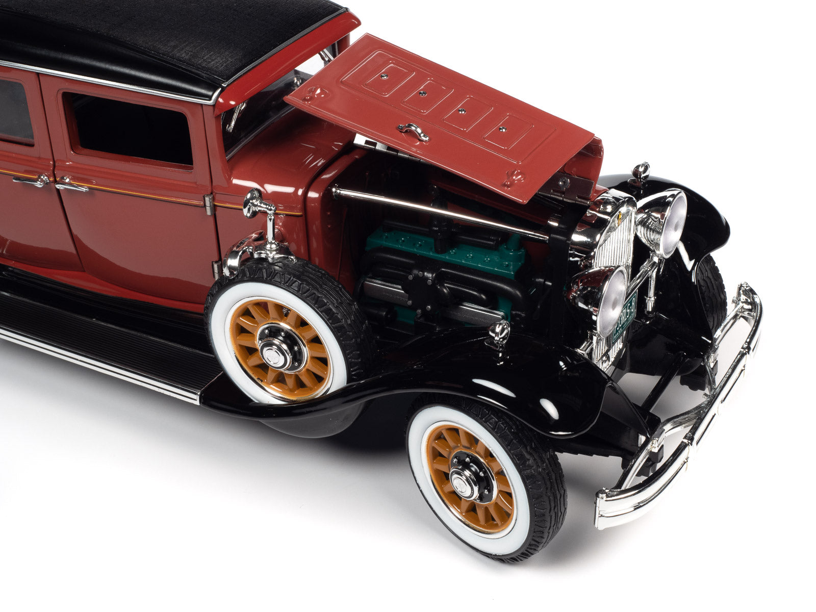1931 Peerless Master 8 Sedan (Cinnamon Red) 1:18 Scale