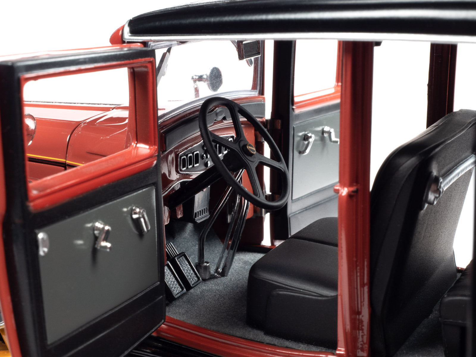 1931 Peerless Master 8 Sedan (Cinnamon Red) 1:18 Scale